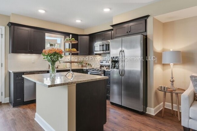 Building Photo - Upscale Kitchen with Finished Basement - N...