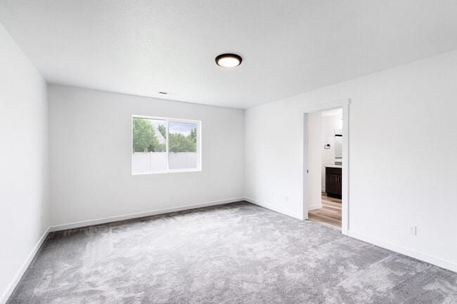 Building Photo - 3069 S Trafori Ave