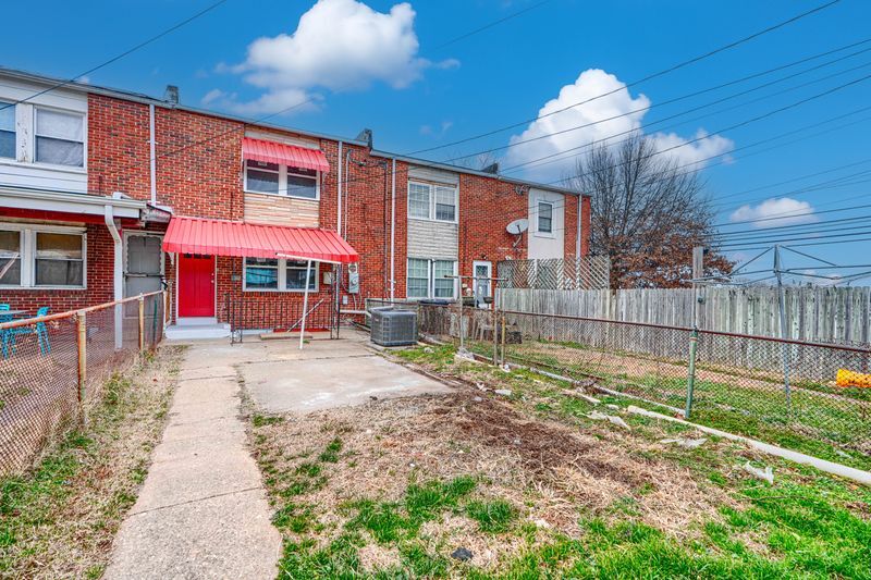 Building Photo - 8049 Lansdale Rd