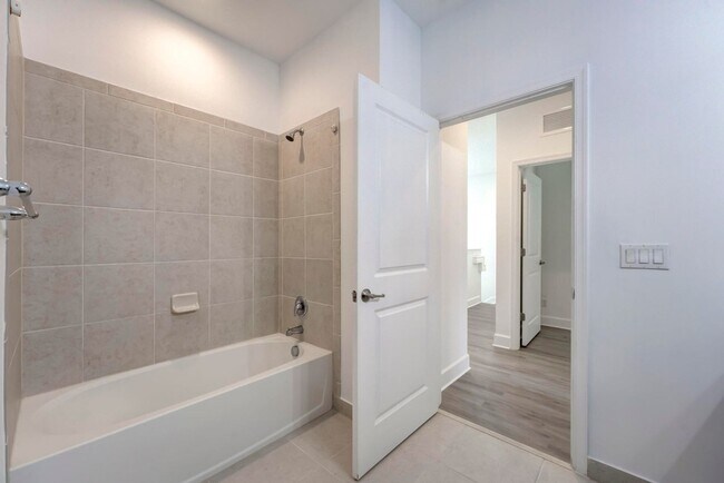 Building Photo - 9075 Kingsmoor Wy