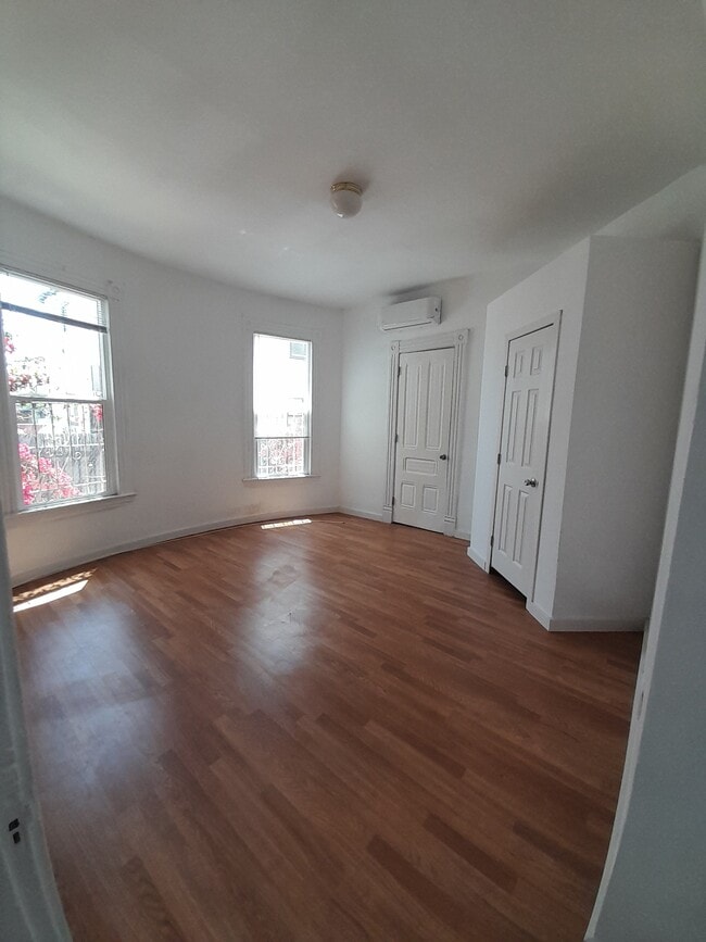 Building Photo - 2644 Orchard Ave