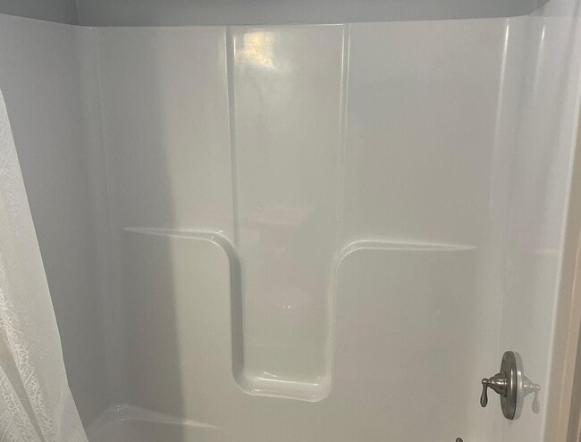 Building Photo - 146 E Main St