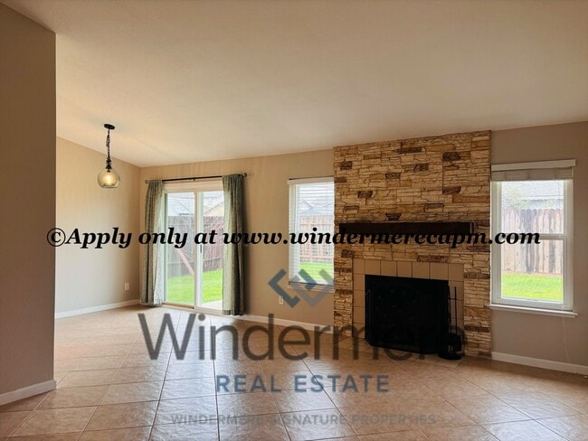 Building Photo - Coming Soon! Charming 3-bed, 2-bath Gem in East Del Paso Heights- Your Perfect Home Awaits!