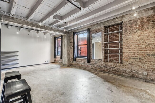Building Photo - Unit #303 - The Regis Condos | Downtown Omaha