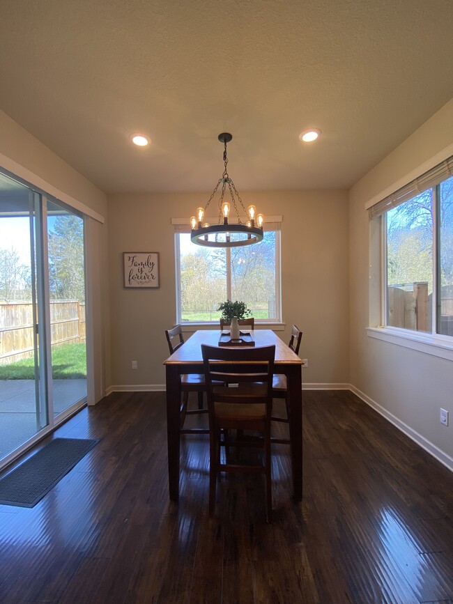 Building Photo - 10030 NW Bartlett Loop