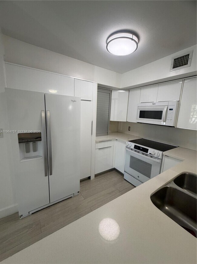 Building Photo - 4540 NW 107th Ave