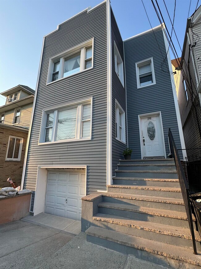 Building Photo - 210 73rd St