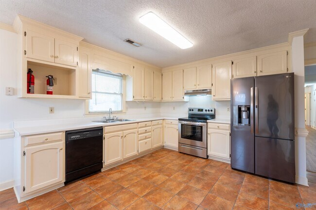 Building Photo - 106 Cranberry Way