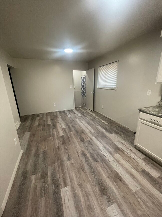 Eat-in Kitchen - 8120 Appoline St