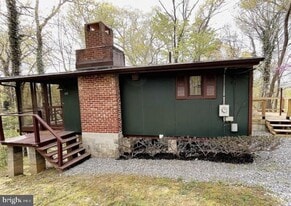 Building Photo - 60 Moss Ln