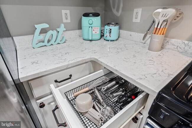 Building Photo - 3835 9th St N