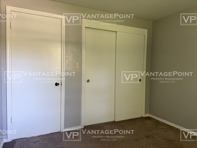 Building Photo - 635 Alpine Dr