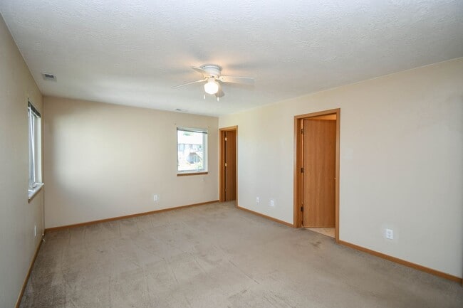 Building Photo - 1420 E Redwood Blvd