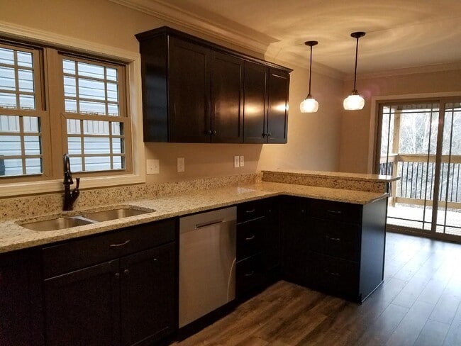 Building Photo - 364 Rock Springs Rd