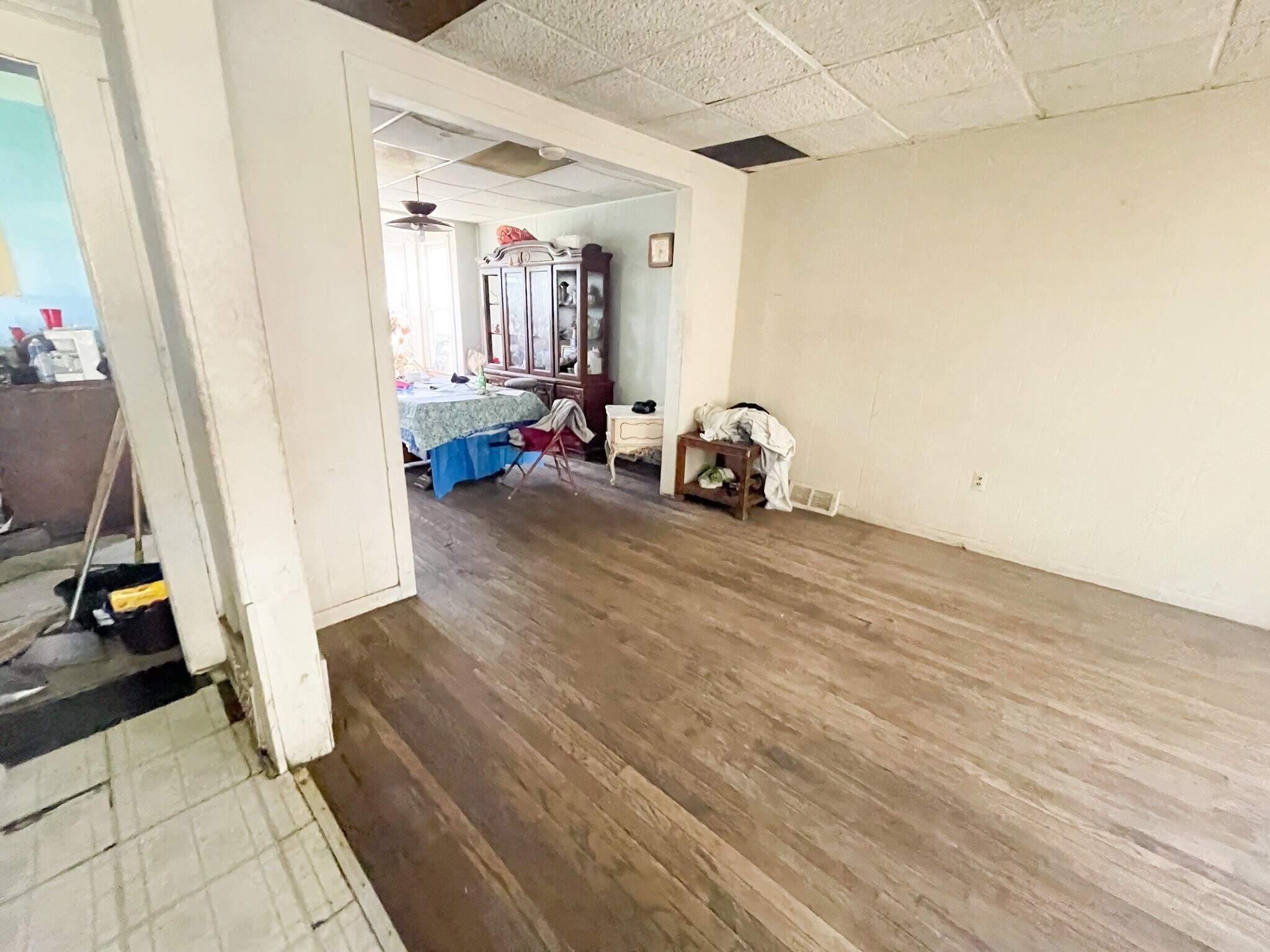 Building Photo - 227 W Grand St