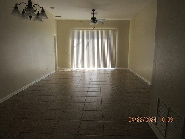 Building Photo - 14703 Wake Robin Dr