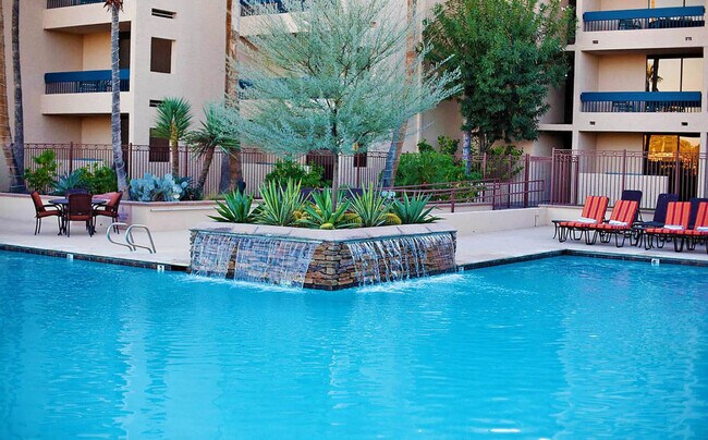 Building Photo - 7401 N Scottsdale Rd