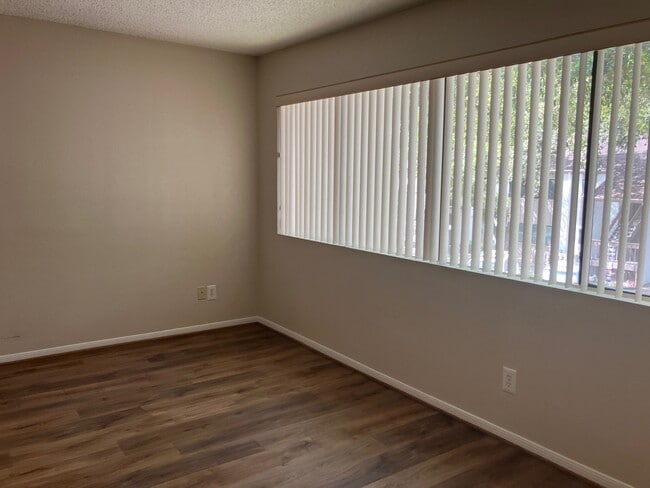 Building Photo - 12100 Melville Dr