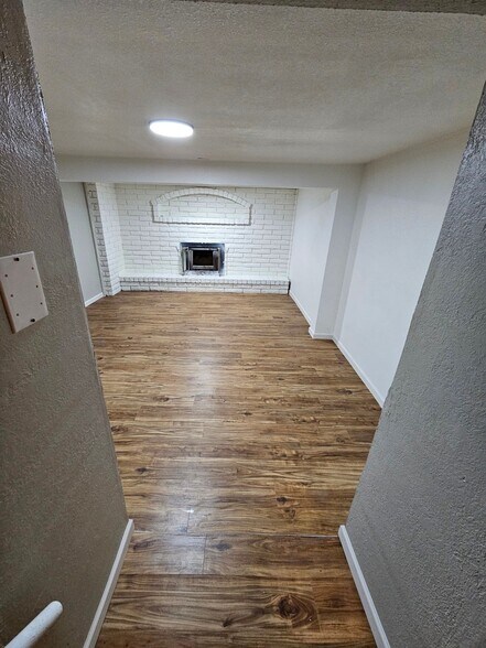 Building Photo - 724 Troy Ave