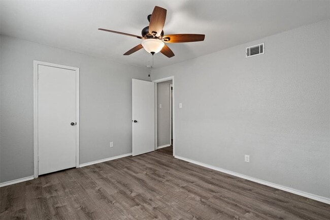 Building Photo - 9901 Willers Way