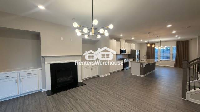 Building Photo - 328 Commons Ave