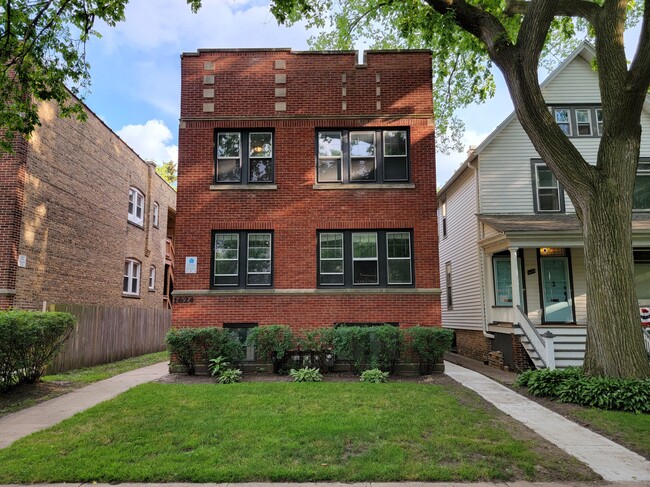 Building Photo - 1624 Washington St