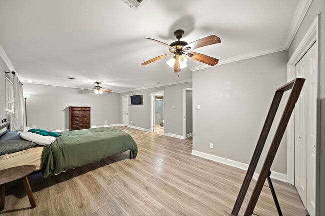 Building Photo - 10211 Cantertrot Dr
