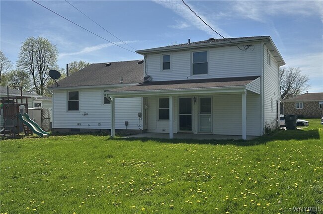 Building Photo - 221 Marrano Dr