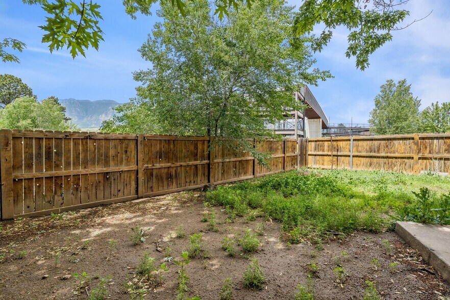 Building Photo - 342 Fairway S