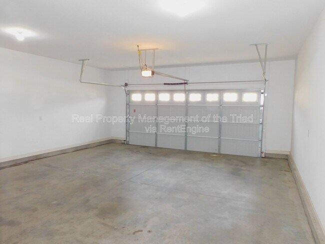 Building Photo - 4517 Gunnersbury Ln