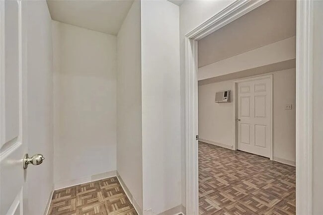 Building Photo - 511 Elm Ridge Dr