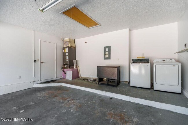 Building Photo - 8066 Le Havre Dr N