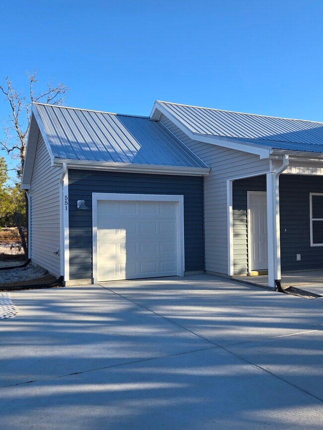 Primary Photo - 551 Barber Rd