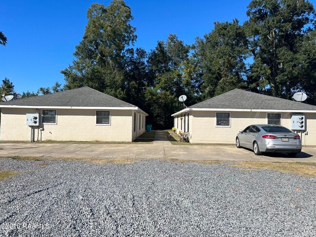 Building Photo - 240 Sawmill Dr