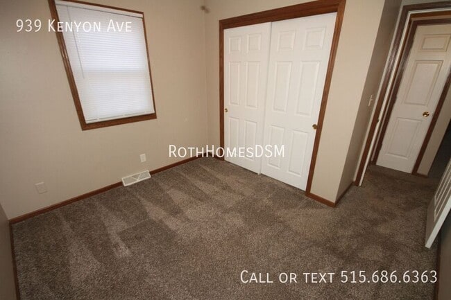 Building Photo - 939 Kenyon Ave