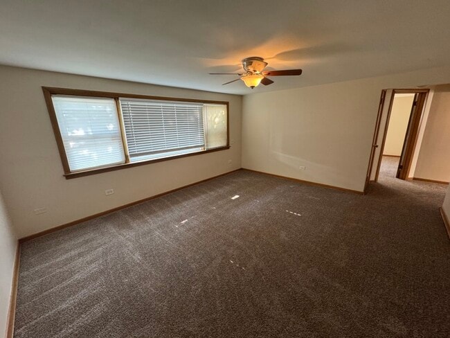 Building Photo - 4752 N Menard Ave