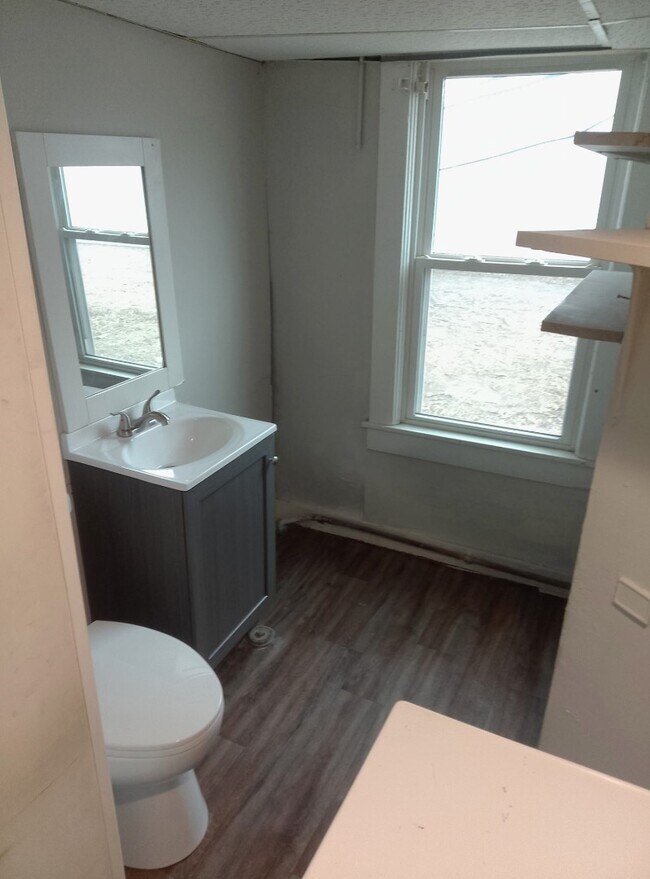 Building Photo - 214 W Jefferson St