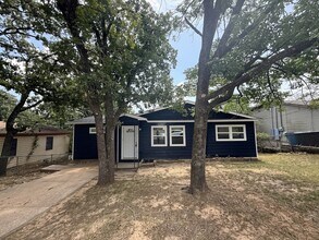 Building Photo - 1108 Park Dr