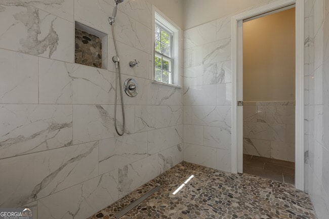 Building Photo - 120 Rosebay Ln