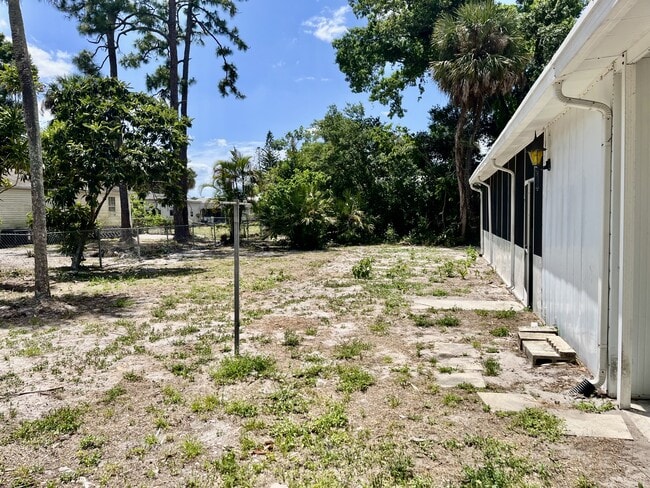 Building Photo - 2500 Gail Helen Ct