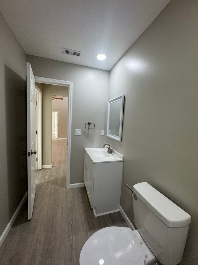 Building Photo - Modern 2025 New Construction