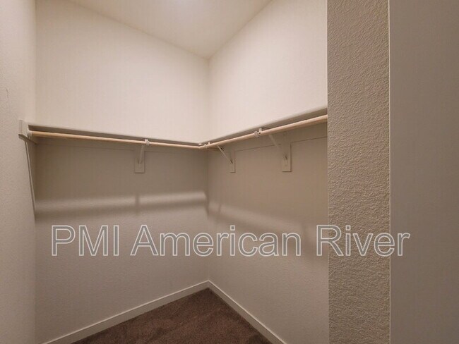 Building Photo - 2053 Skipper Cv Wy