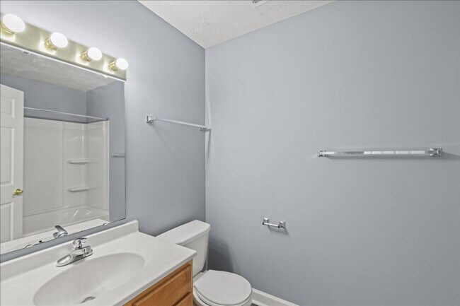 Building Photo - Cross Pointe Business Park***Walking Distance to Costco***2 Bedroom Apartment Promenade Developme...