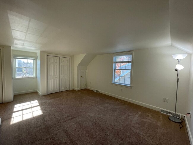 Building Photo - 3 Bedroom Townhome in Lancaster!