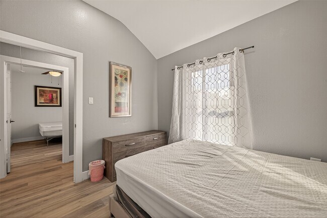 Building Photo - 4309 Beggs St