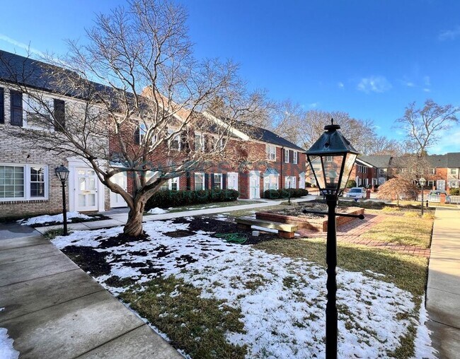 Building Photo - 330 Hanover Arms Ct