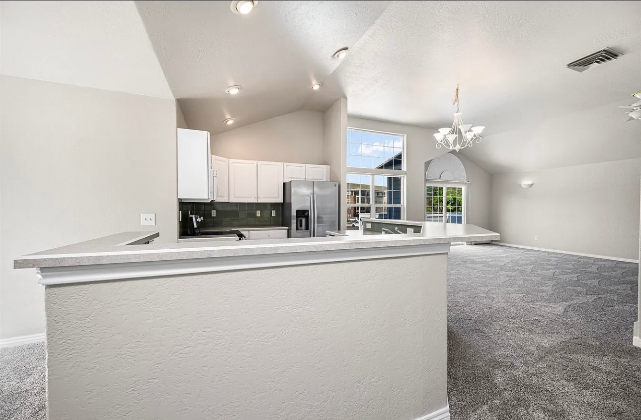 Building Photo - 712 Glen Ct