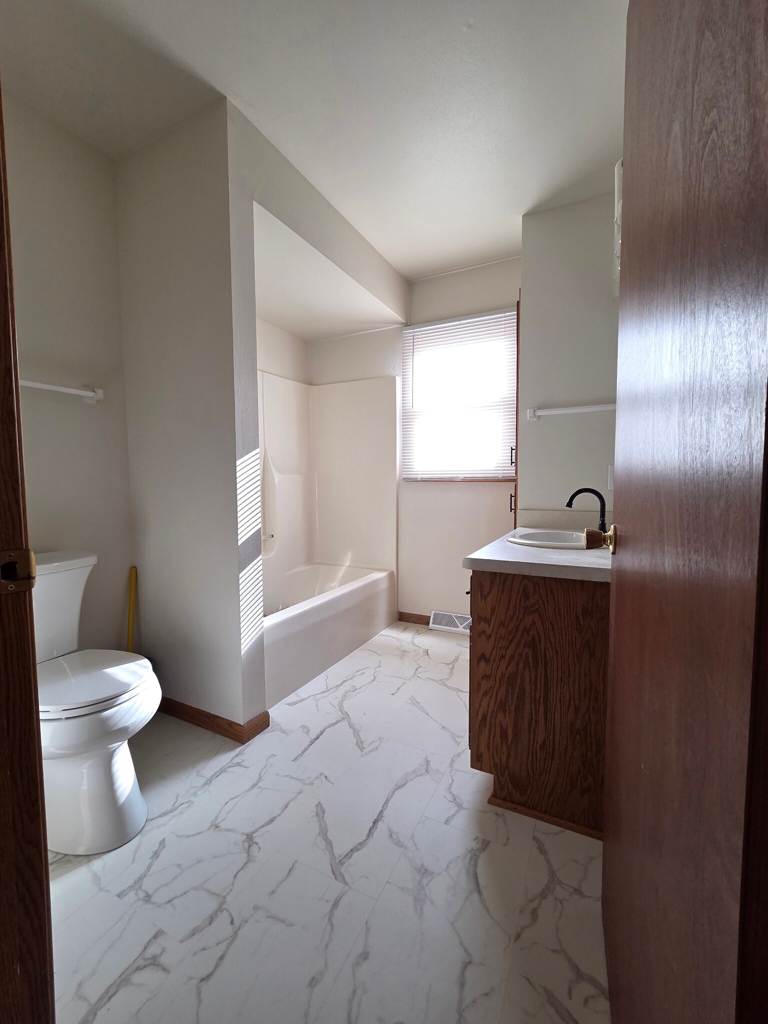 Main Bathroom - 2002 Madera St