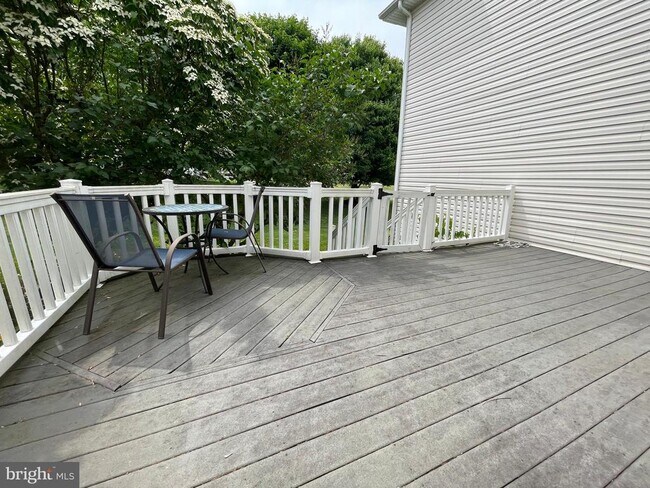 Building Photo - 821 Hinchley Run