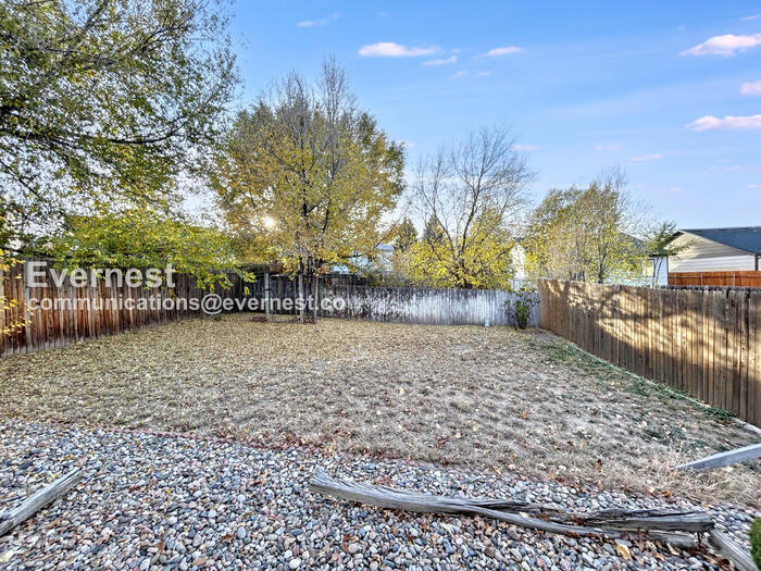 Building Photo - 6655 Lonsdale Dr